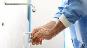 COVID-19: Návod na výrobu domácí dezinfekce podle ZDRAVOTNICTVÍ