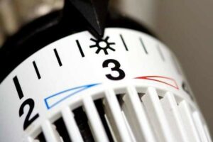 Naučte se udržovat topný systém před i po topné sezóně. Tohle by měl vědět každý, kdo má svůj dům.