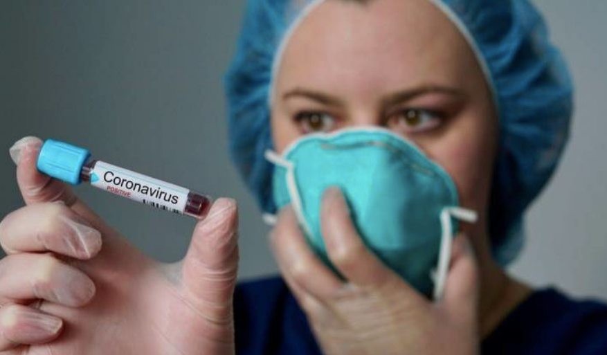 Smutné zprávy z Česka: Zemřela zdravotní sestra. Podlehla nákaze novému koronavirus.