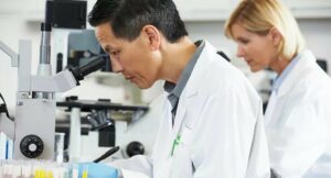 Pro koho je koronavirus smrtelně nebezpečný? Vysvětlení vědců, to musí vědet každý!