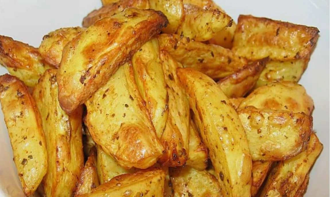 brambory s česnekem a bylinkami