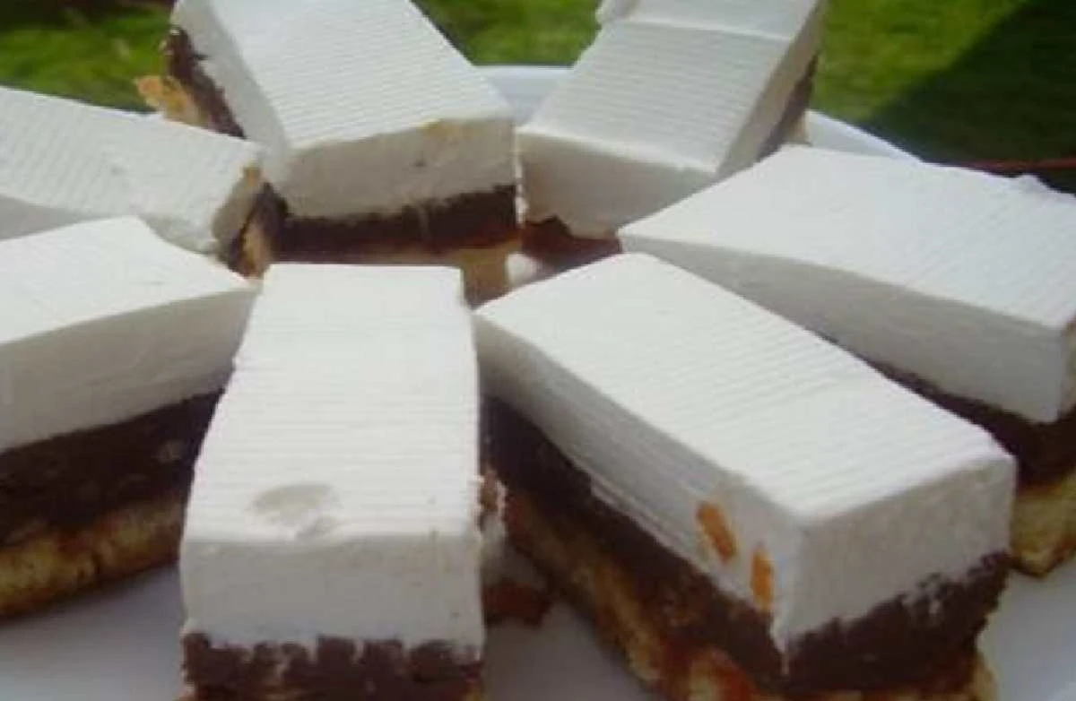 dezert s piškotovým krémem