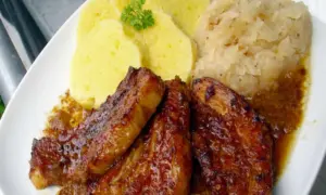 Pečený bůček na česneku