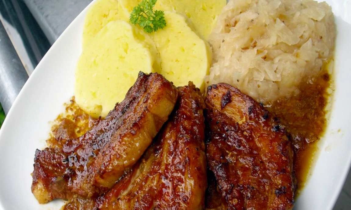 Pečený bůček na česneku