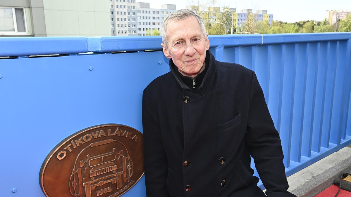 Jan Hartl jako Otík z filmu Vesničko má středisková