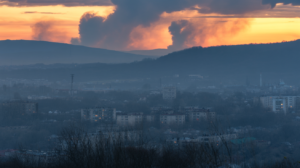 800 dronů za jediný den — jeden doletěl kilometr od Slovenska