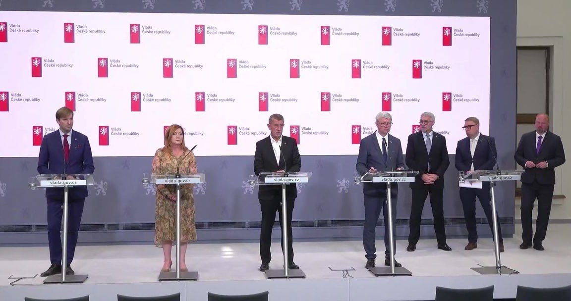 Babiš setřel Okamuru v přímém přenosu — "Plete si, že je ve vládě"