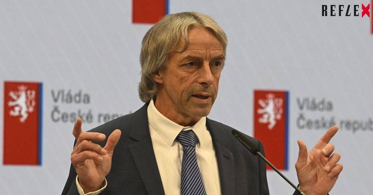 Béma vyhodili z funkce SMS zprávou — byl na dovolené v horách bez signálu