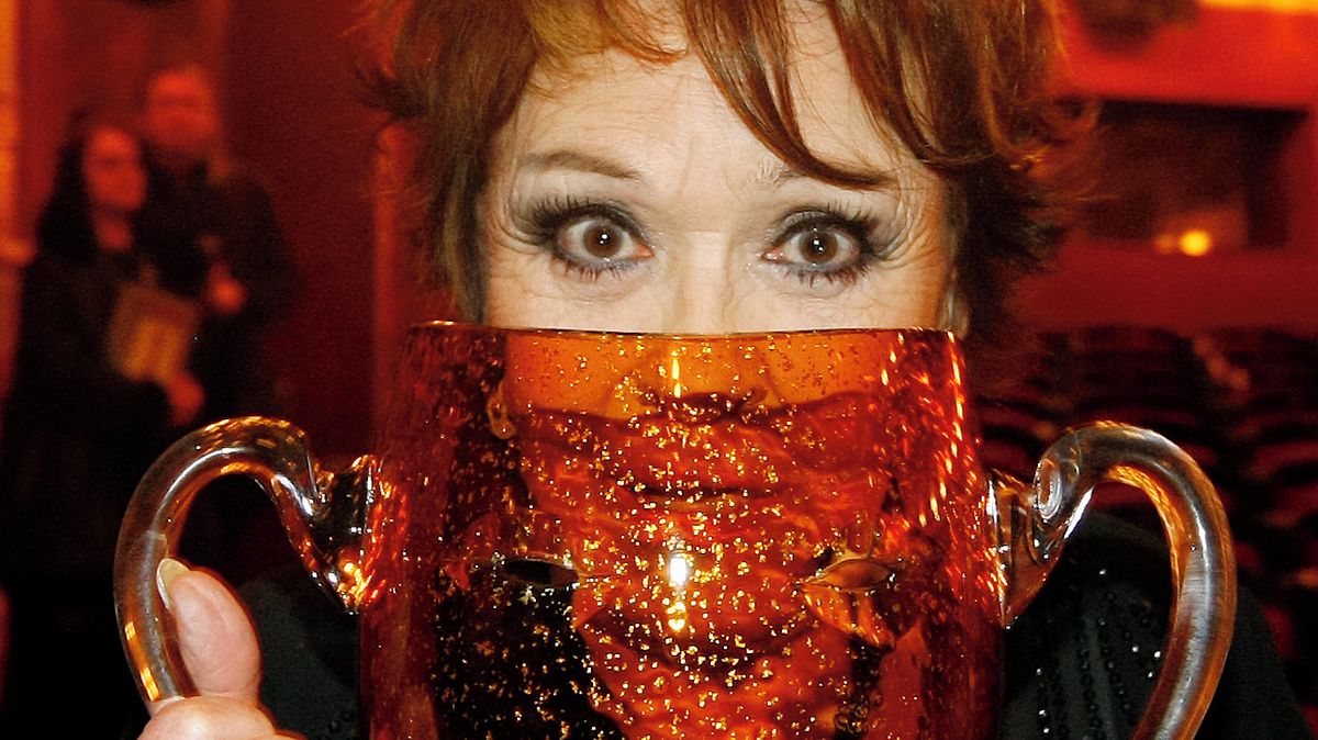 Jiřina Bohdalová — legendární česká herečka