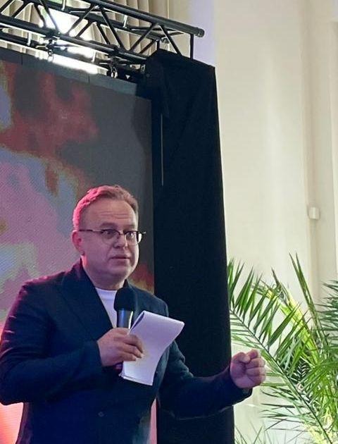Moravec spustil vlastní pořad — ČT mu za to chce dát smluvní pokutu