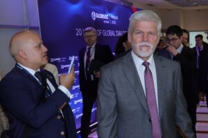 Pavel řekl o NATO něco v Británii — Babišova reakce na sebe nenechala čekat