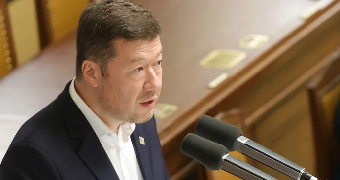 Okamura míří do Číny: Chce přivést turisty a zrušit víza pro Čechy