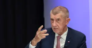Summit NATO v Ankaře: Česko čelí kritice za neplnění obranných závazků
