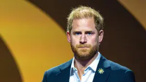 Harry v Buckinghamském paláci: usmíření s Karlem III. je na dosah?