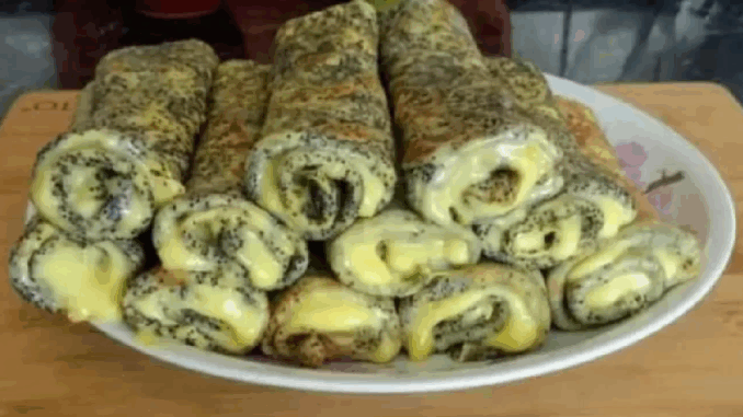 Makové palačinky s jemnou vanilkovou omáčkou
