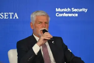 Summit NATO v Ankaře: Dvě česká letadla, spory i klíčová rozhodnutí