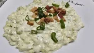 Cuketové halušky s bryndzou a slaninkou – slovenský klasik