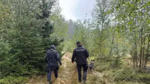 Alena (72) trpí demencí a ztratila se manželovi v lese na houbách! Policie pátrá a čas se krátí!
