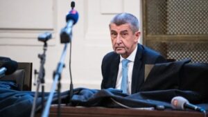 Babiš odsouzen, Okamura osvobozen: Je česká justice opravdu nezávislá?