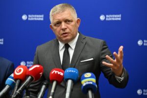 Ficova otočka pri transakčnej dani: koalícia v šoku, čo to znamená pre firmy