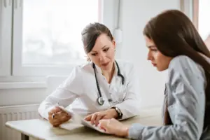 Kto nás bude liečiť? Takmer polovica slovenských lekárov uvažuje o skončení v ambulancii