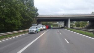 Muž zemřel u Chebu po pádu na silnici. Nemocnice ho prý odmítla, tvrdí jeho známá