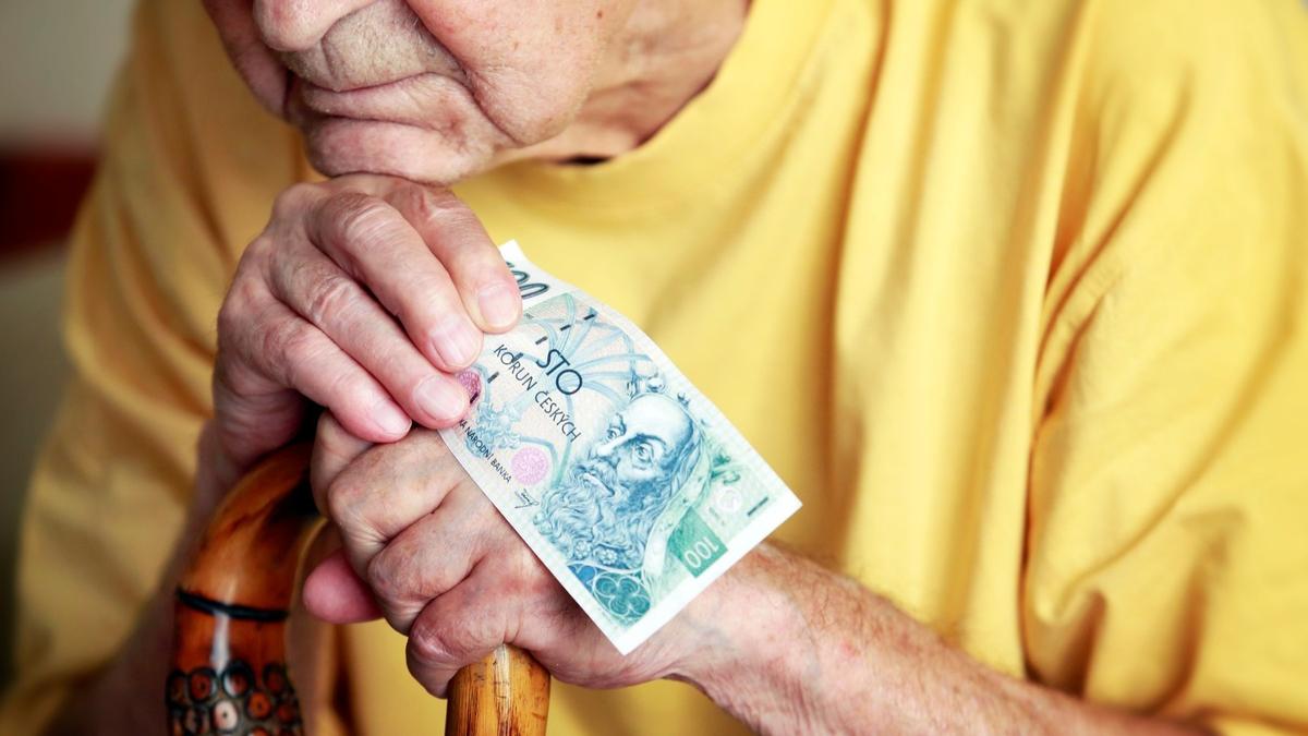 O kolik vzrostou důchody v roce 2026? Na stole je víc variant, výsledek není jistý