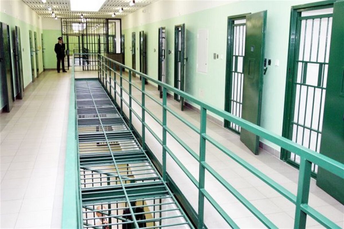 Polial ju benzínom a zapálil: súd mu vymeral 21 rokov, no trest sa tým nekončí
