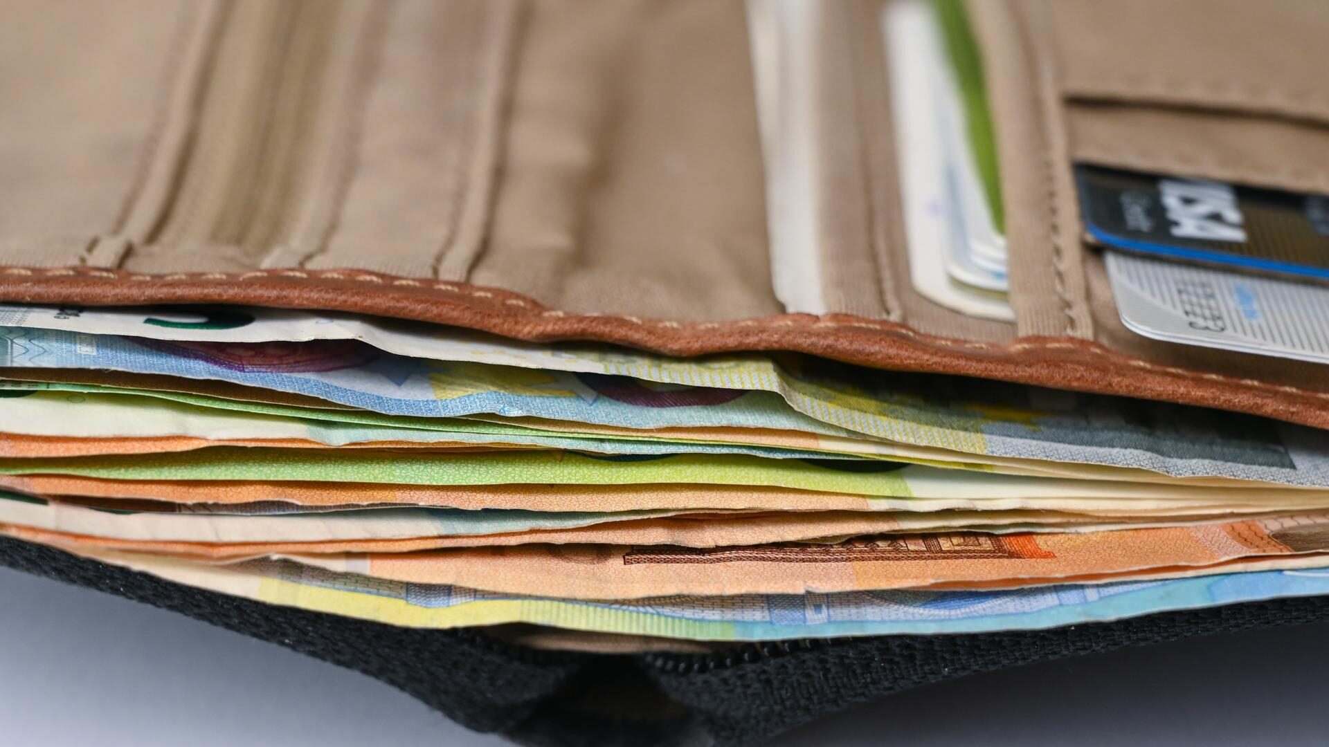 Príspevok pri narodení dieťaťa sa má zvýšiť na 1 000 eur! Kedy to platí a koho sa zmena týka?