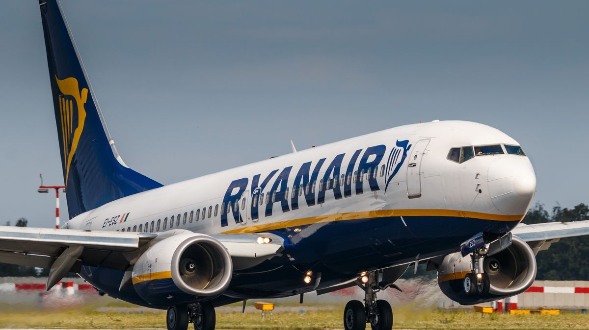 Ryanair varuje: letenky příští rok výrazně zdraží, škrtají se i zimní lety