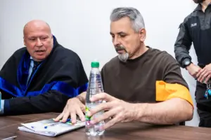 Súd s Františkom: zodpovedá sa za smrť Mareka († 47) pri venčení psa