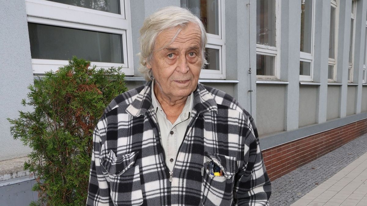 Zdeněk Žák leží v nemocnici a do divadla se nevrátí: Zdravotní stav se vážně zhoršil