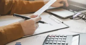 Živnostníci zaplatí od ledna víc na odvodech. Co přesně se mění a o kolik?