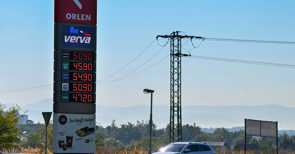 Vláda zastropovala ceny pohonných hmot: benzin max. 45,97 Kč, nafta 48,54 Kč za litr! Co stojí za zdražením a jak dlouho stropy vydrží?
